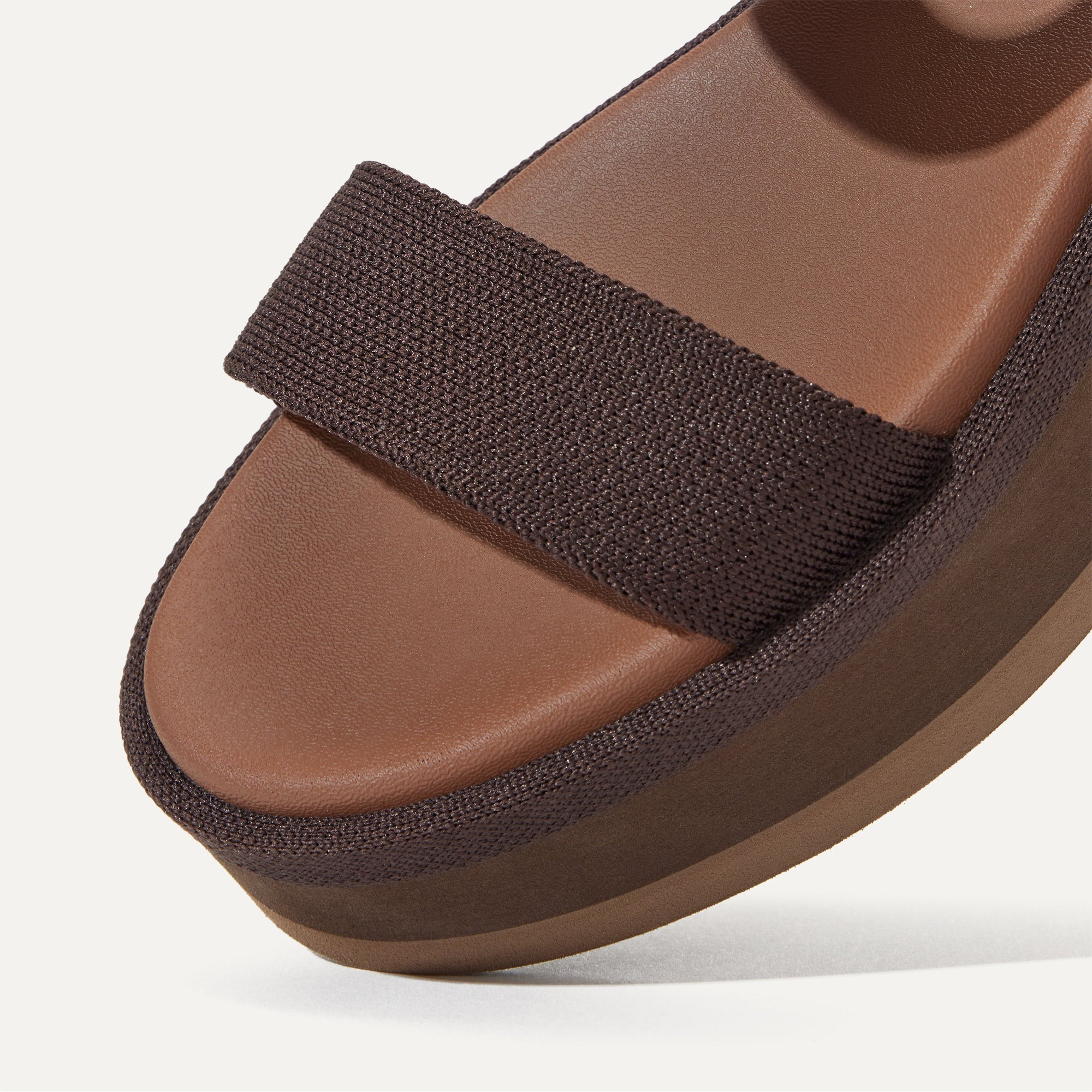 The Lightweight Wedge Sandal - Cardamom - Image 7
